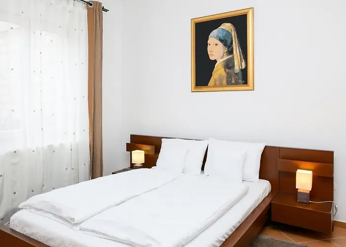 Проживання в сім'ї Fazola *