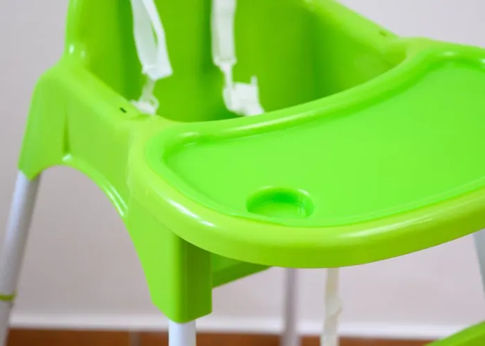 Fazola Проживання в сім'ї Еґер