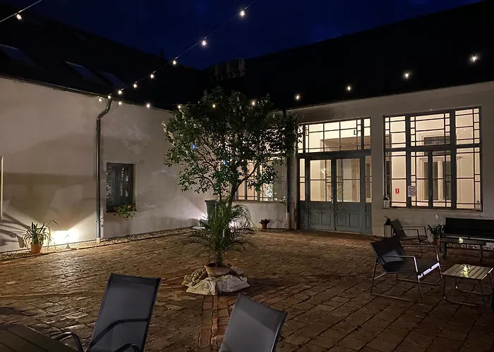 Проживання в сім'ї Fazola *